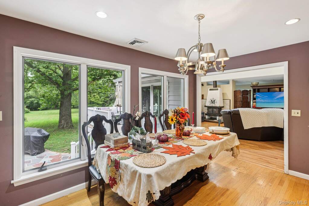 5 Bedroom Single Family Home/House's Image 7