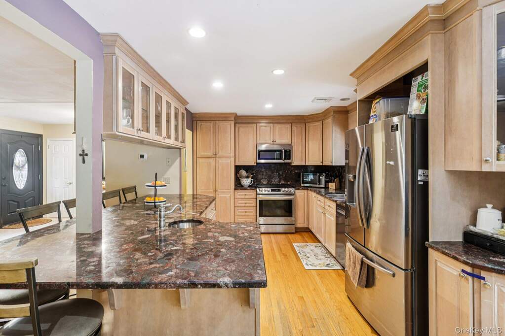 5 Bedroom Single Family Home/House's Image 9