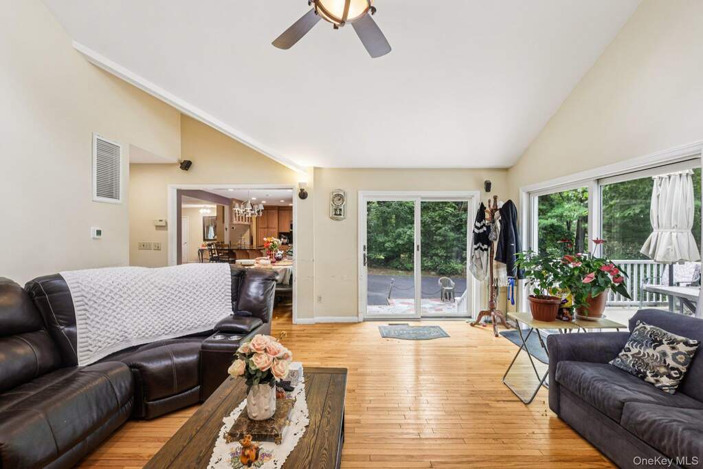 5 Bedroom Single Family Home/House's Image 13