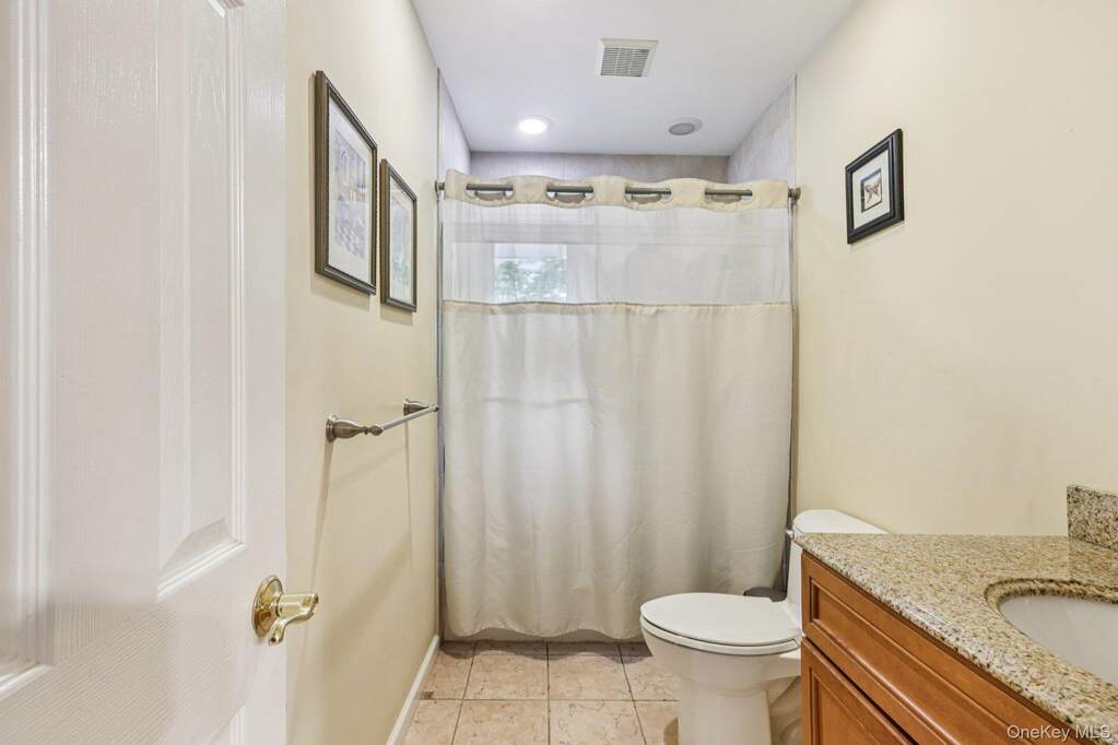 5 Bedroom Single Family Home/House's Image 16