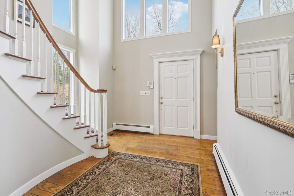 6 Bedroom Single Family Home/House's Image 11