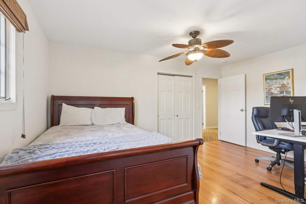 6 Bedroom Single Family Home/House's Image 28