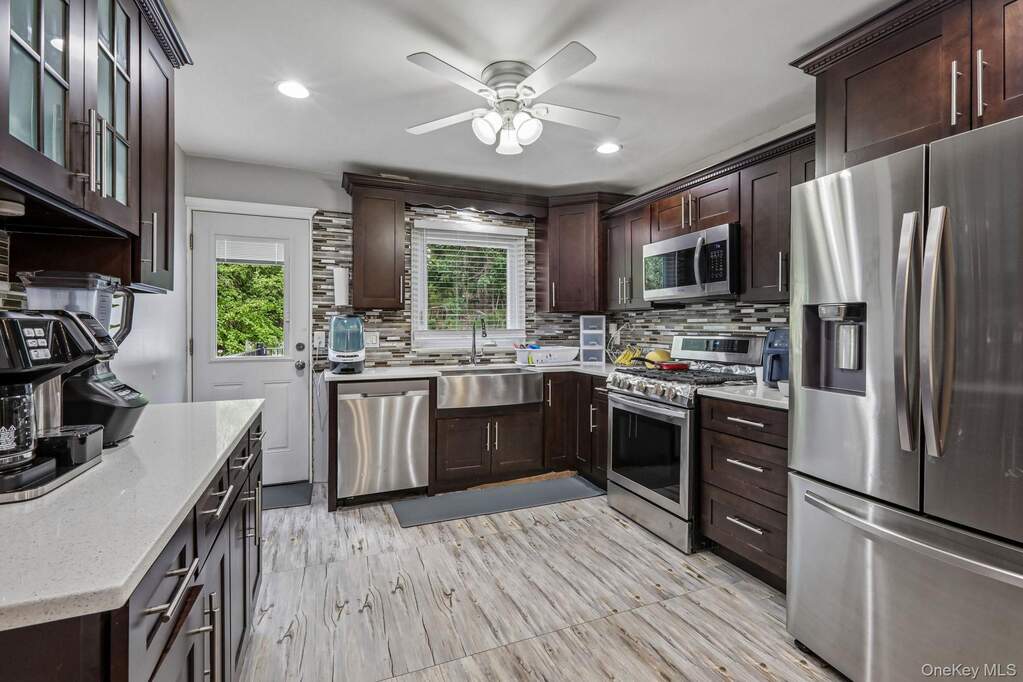 3 Bedroom Multi Unit's Image 13