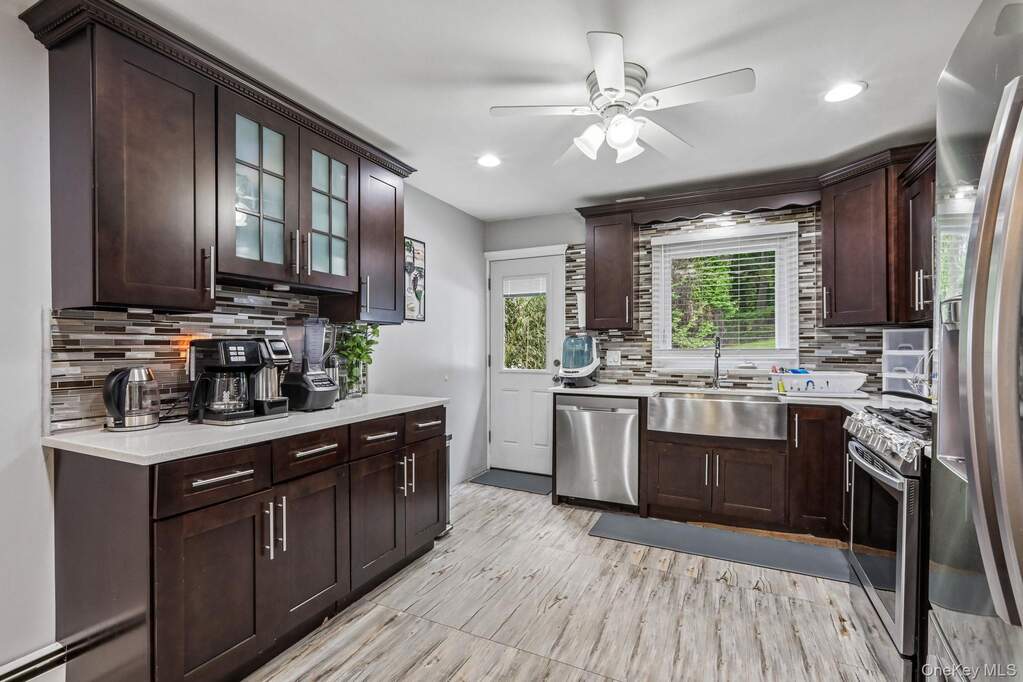 3 Bedroom Multi Unit's Image 14