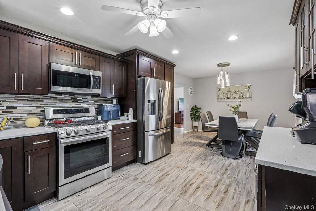 3 Bedroom Multi Unit's Image 15