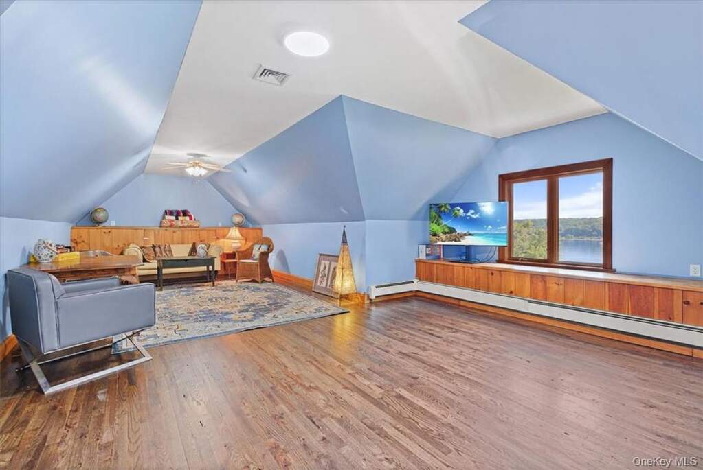 8 Bedroom Multi Unit's Image 15
