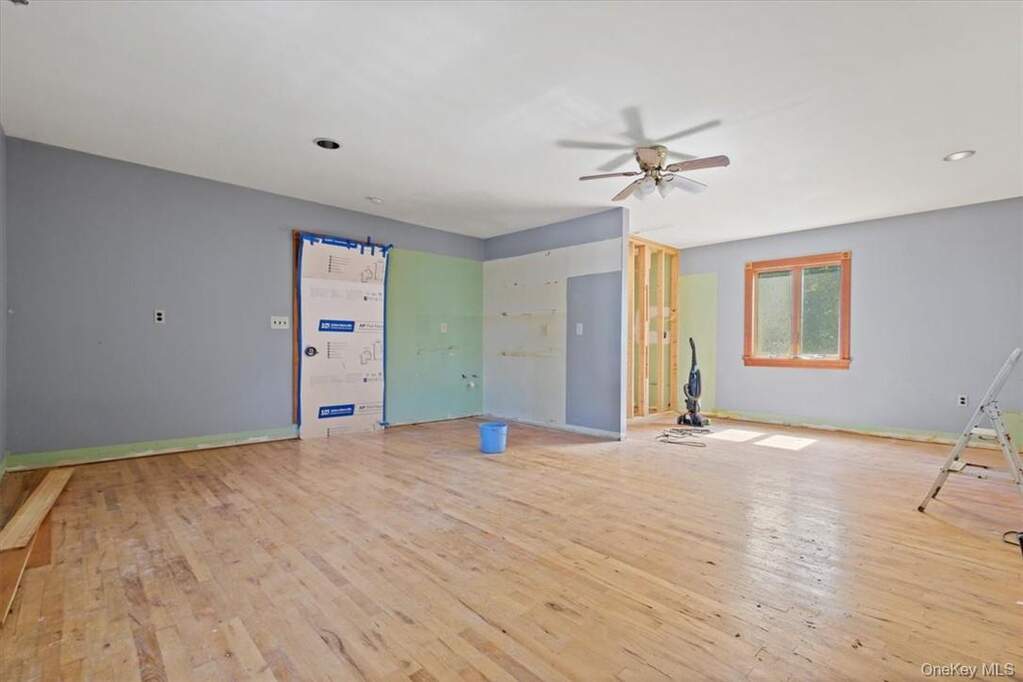 8 Bedroom Multi Unit's Image 17