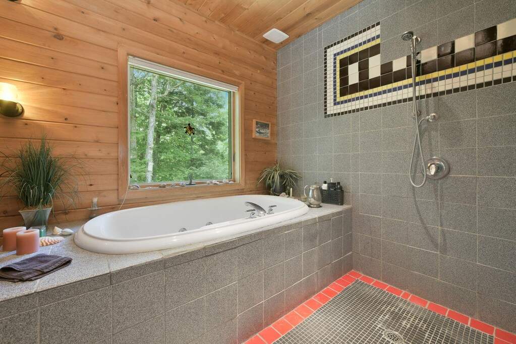 3 Bedroom Single Family Home/House's Image 8