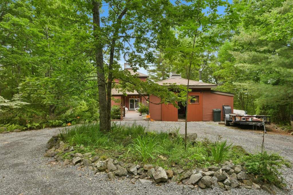 3 Bedroom Single Family Home/House's Image 31