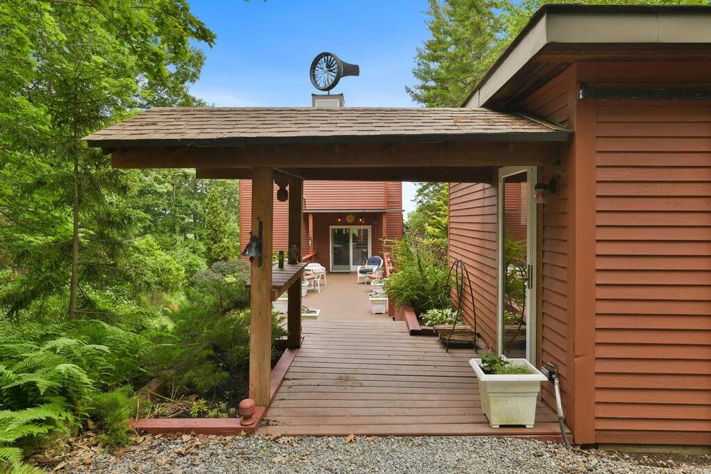 3 Bedroom Single Family Home/House's Image 32