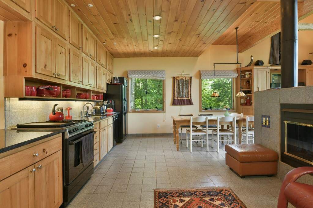 3 Bedroom Single Family Home/House's Image 3
