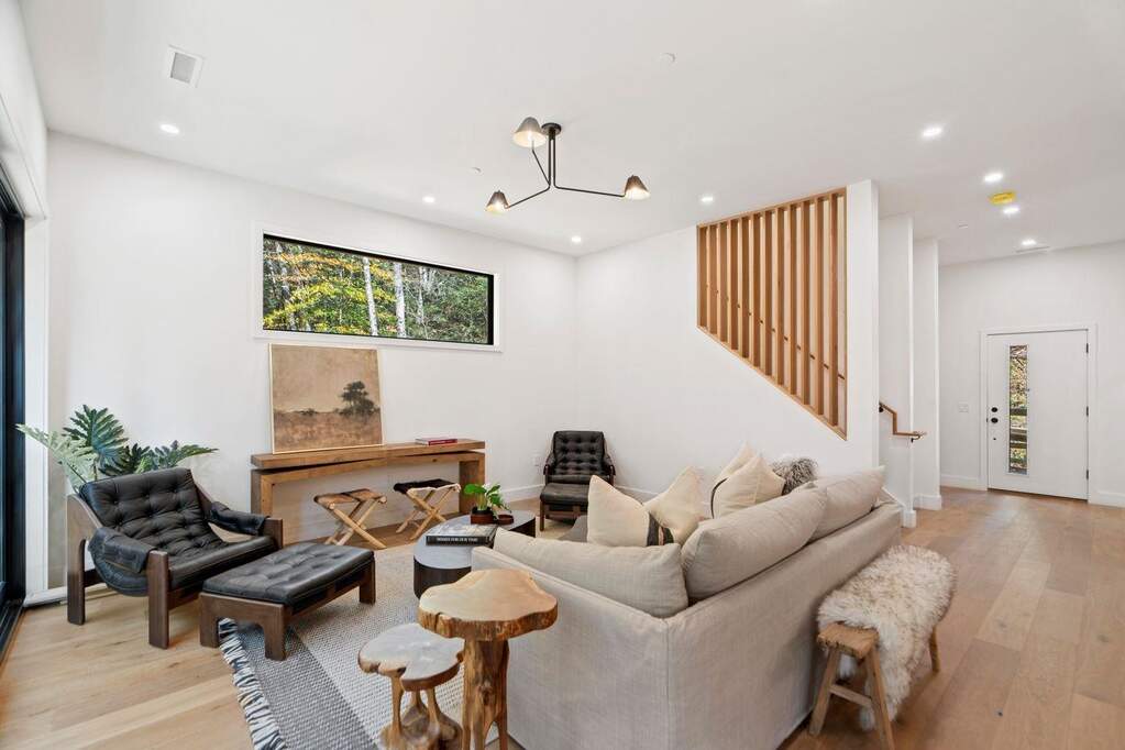 4 Bedroom Villa/Townhouse's Image 4