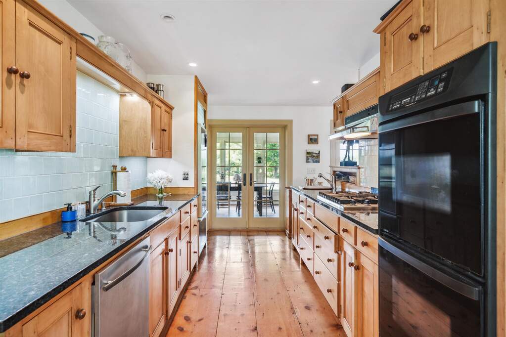 4 Bedroom Single Family Home/House's Image 10