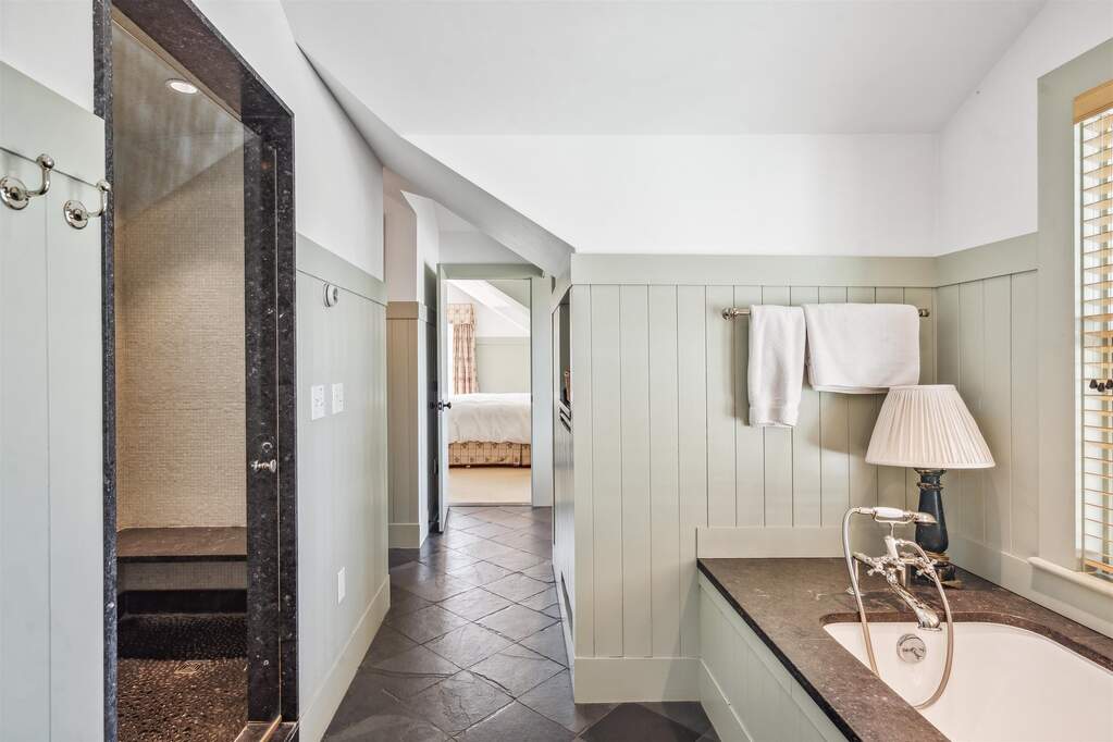 4 Bedroom Single Family Home/House's Image 19