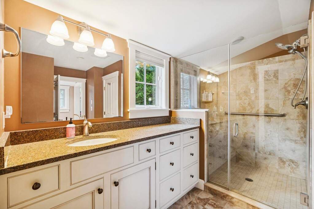 1 Bedroom Single Family Home/House's Image 8