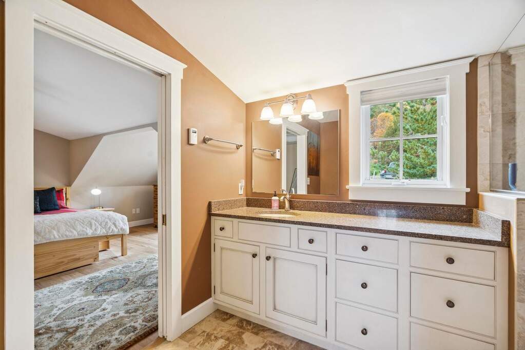 1 Bedroom Single Family Home/House's Image 9