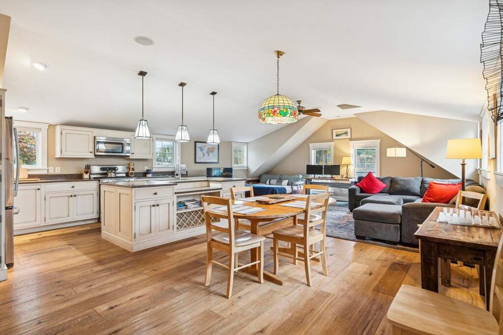 1 Bedroom Single Family Home/House's Image 3