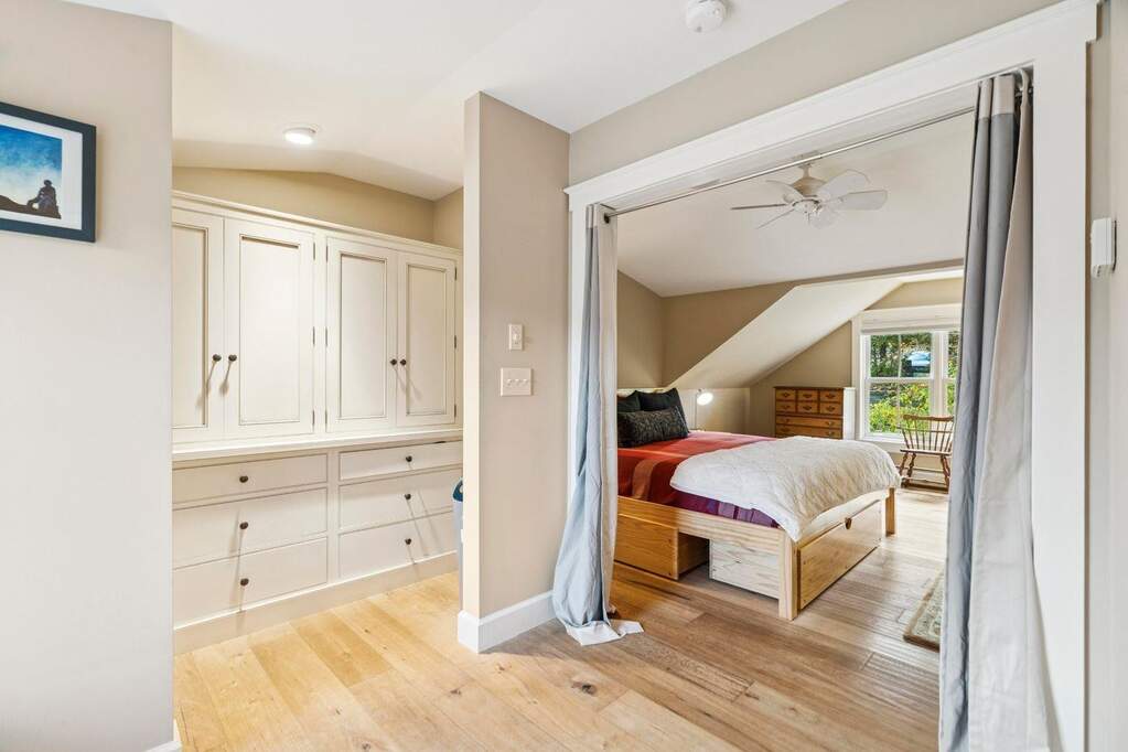 1 Bedroom Single Family Home/House's Image 5