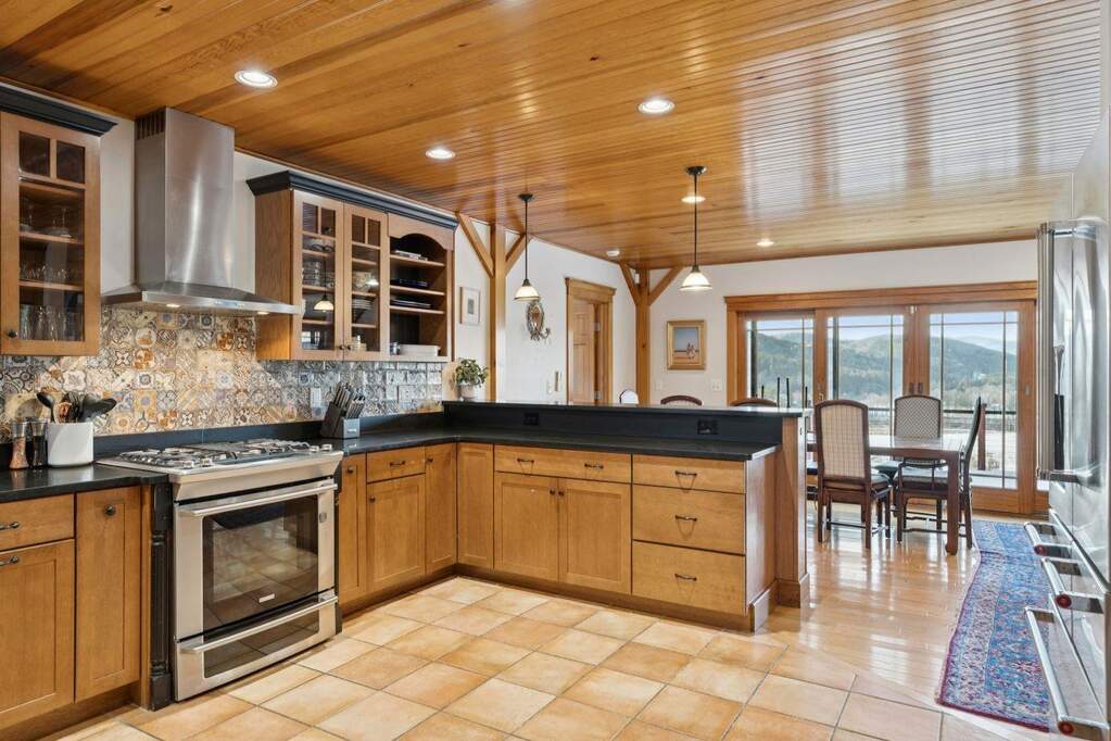 3 Bedroom Single Family Home/House's Image 3