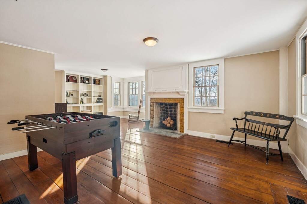 4 Bedroom Single Family Home/House's Image 15