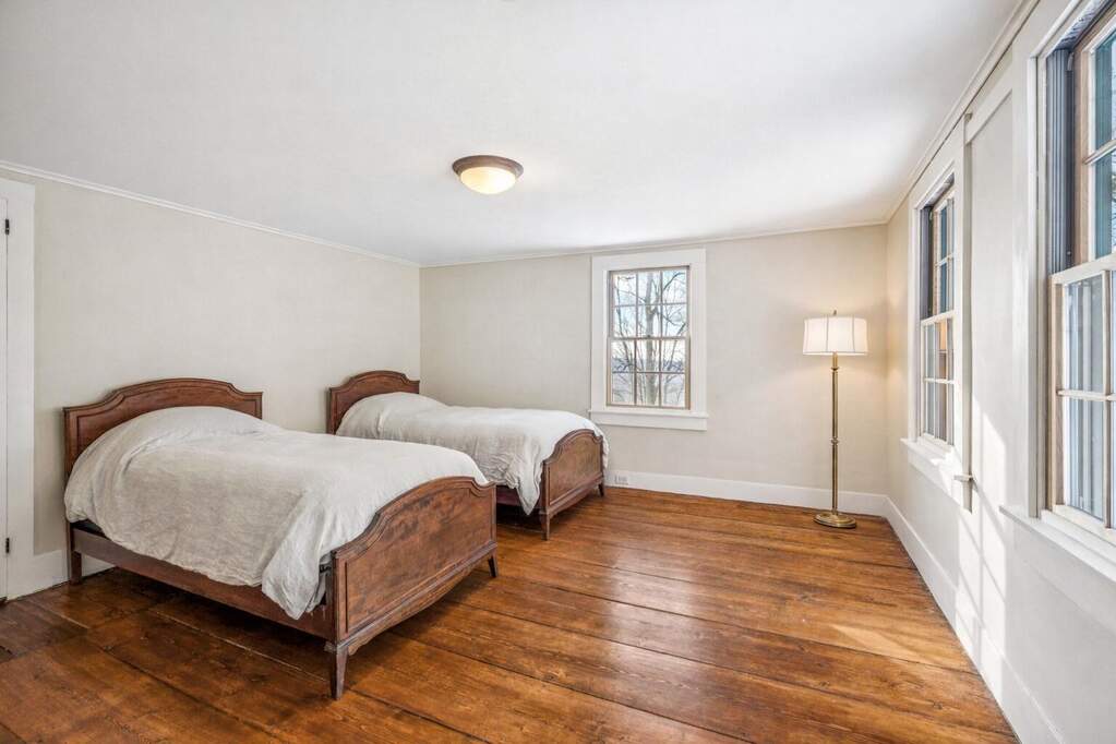 4 Bedroom Single Family Home/House's Image 22