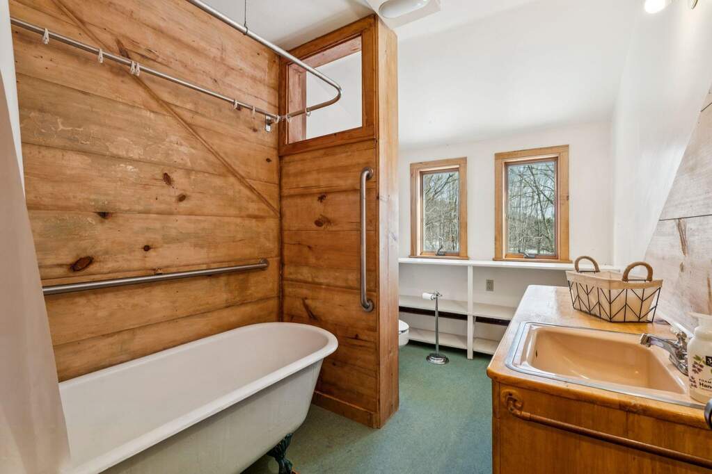 4 Bedroom Single Family Home/House's Image 31