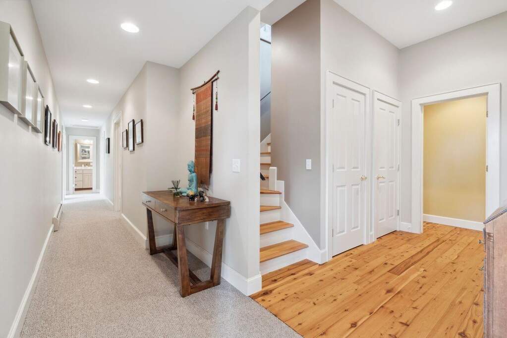 6 Bedroom Single Family Home/House's Image 20