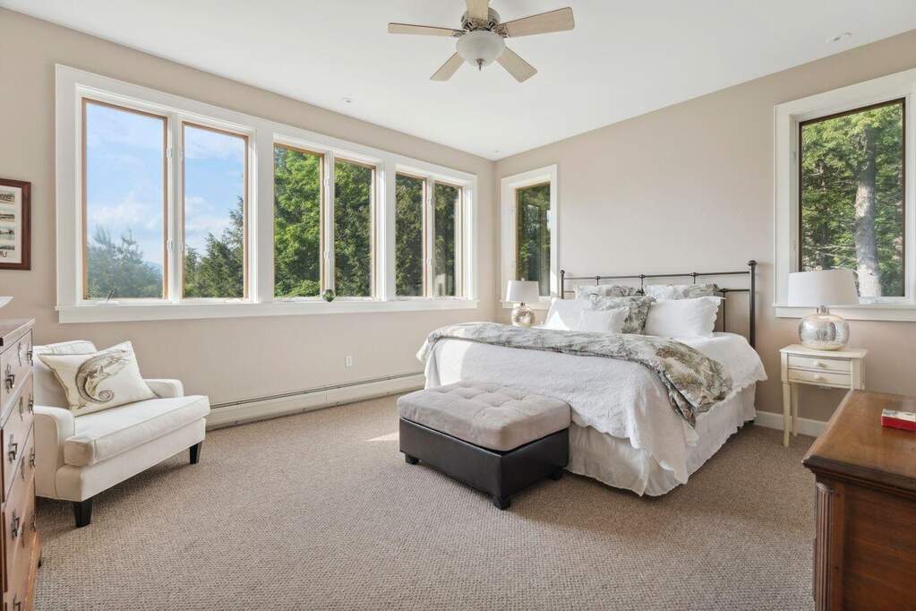 6 Bedroom Single Family Home/House's Image 21