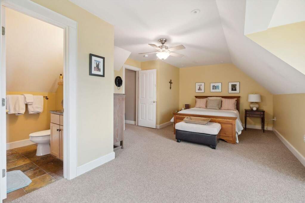 6 Bedroom Single Family Home/House's Image 41