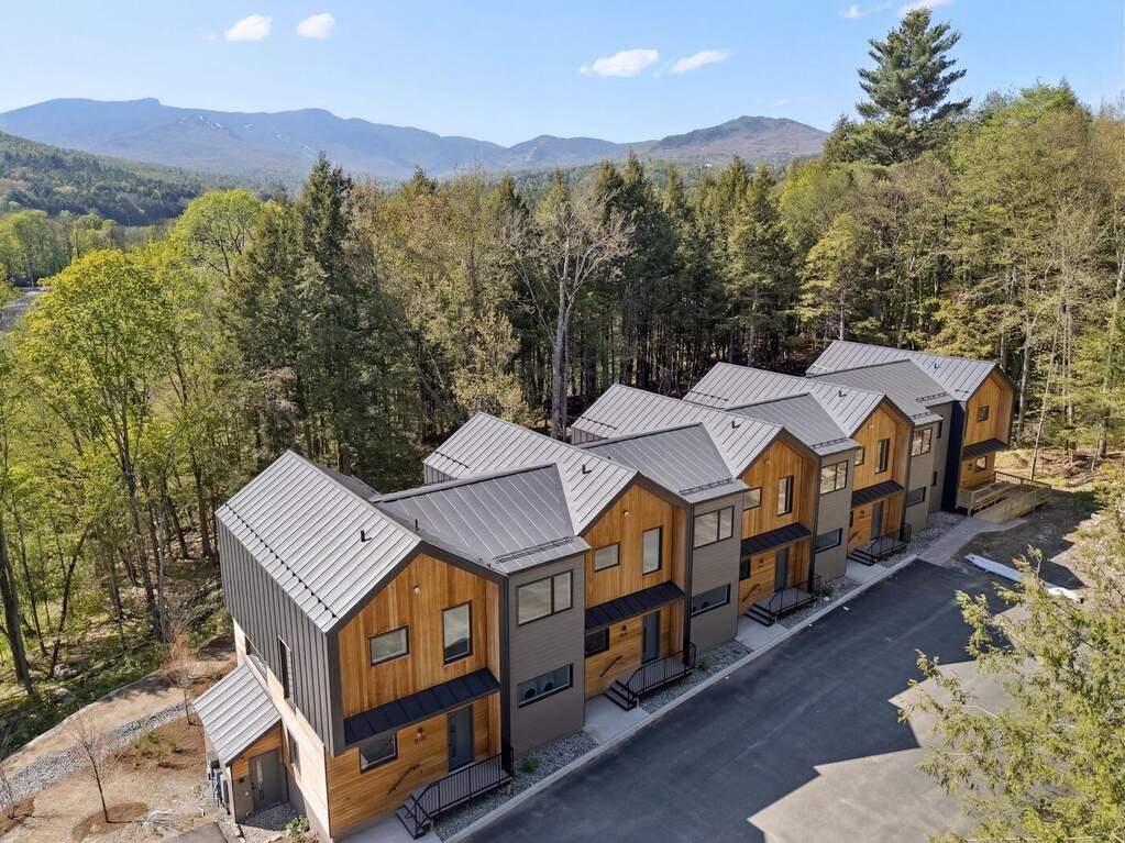 4 Bedroom Villa/Townhouse's Image 8