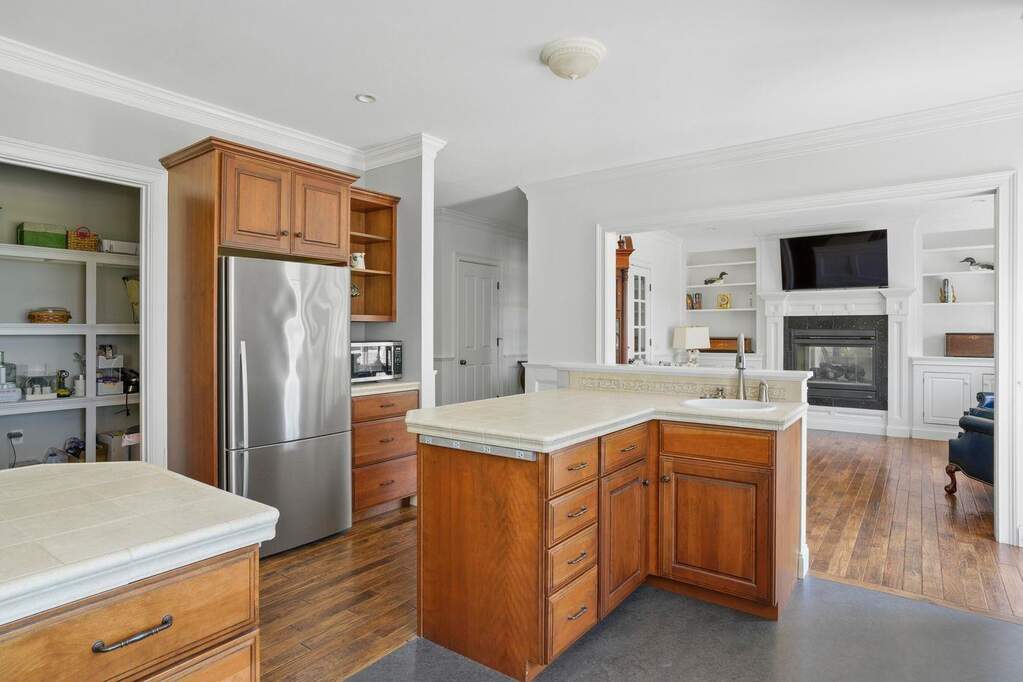 4 Bedroom Single Family Home/House's Image 10