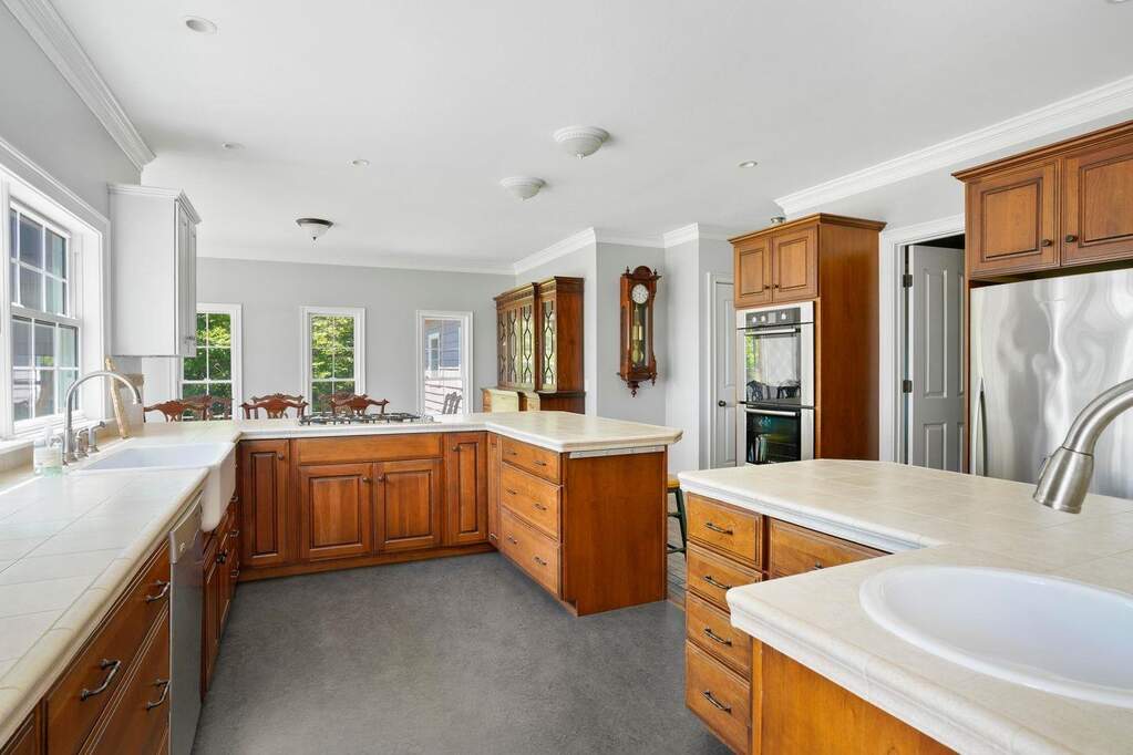 4 Bedroom Single Family Home/House's Image 11