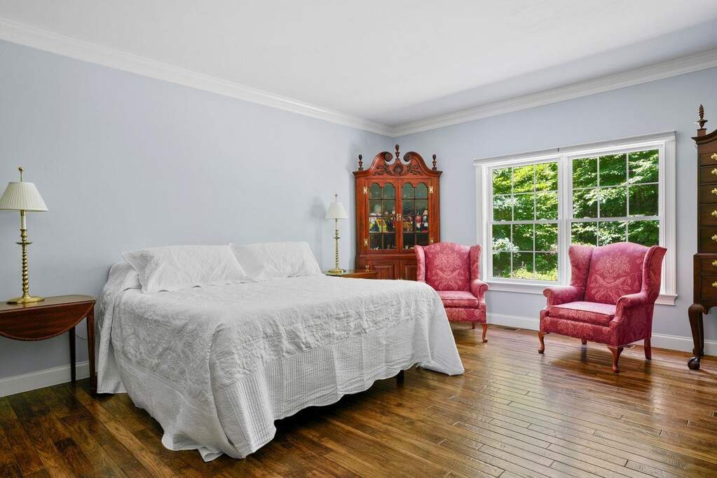 4 Bedroom Single Family Home/House's Image 14