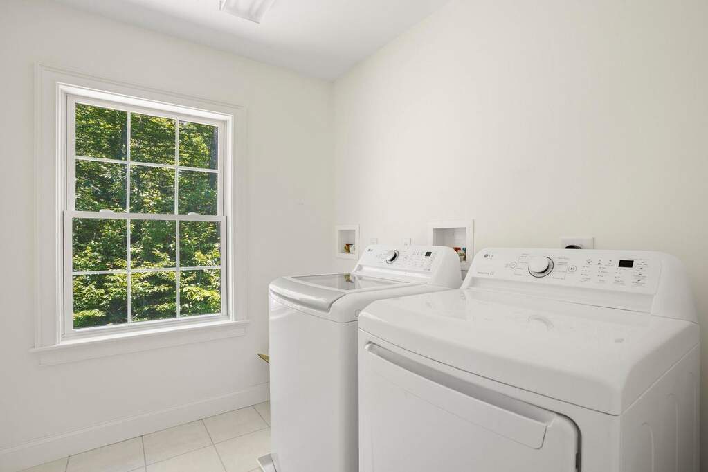 4 Bedroom Single Family Home/House's Image 27