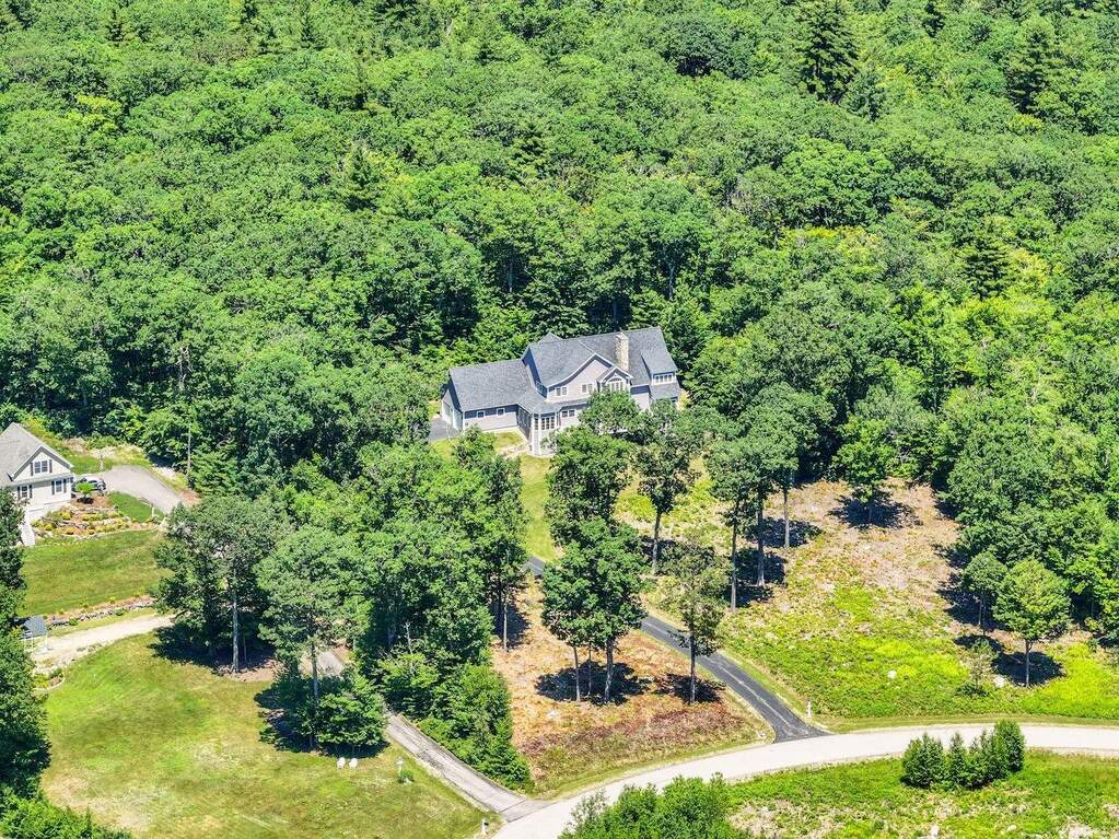 4 Bedroom Single Family Home/House's Image 32