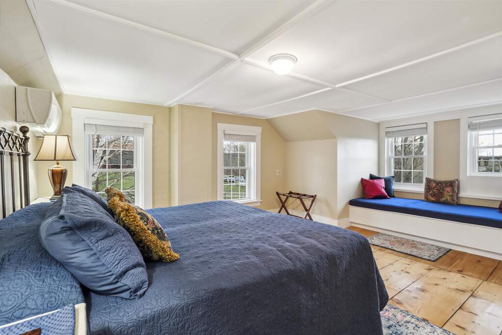 4 Bedroom Single Family Home/House's Image 22
