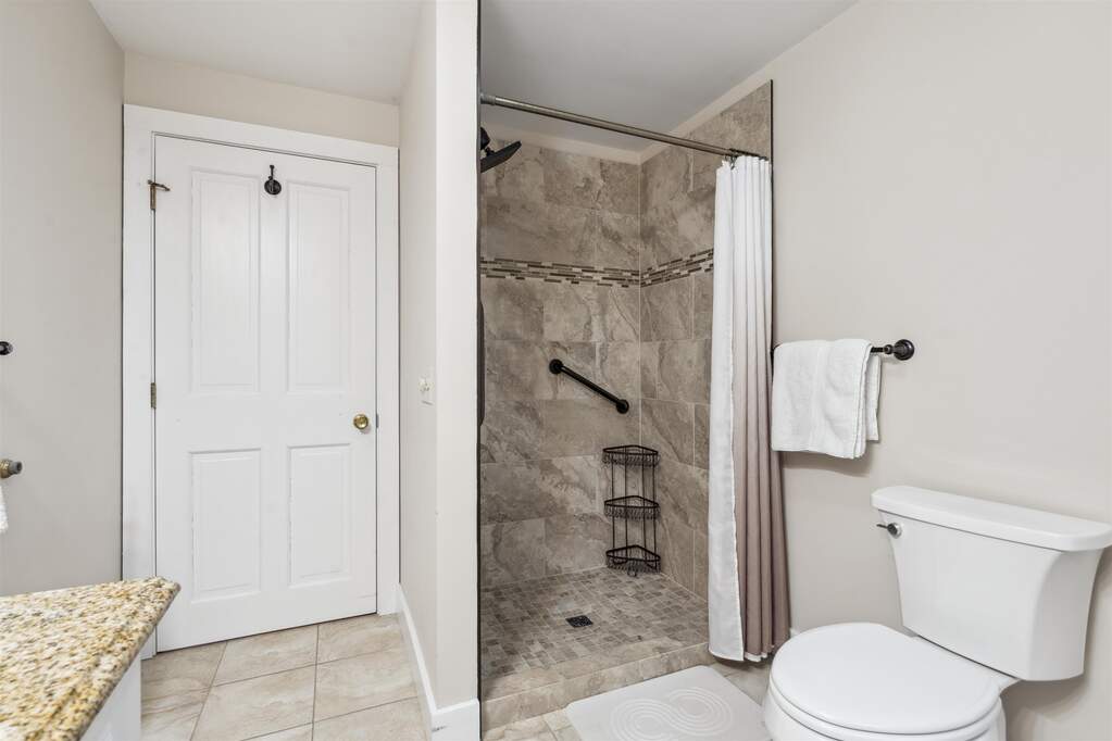 4 Bedroom Single Family Home/House's Image 25
