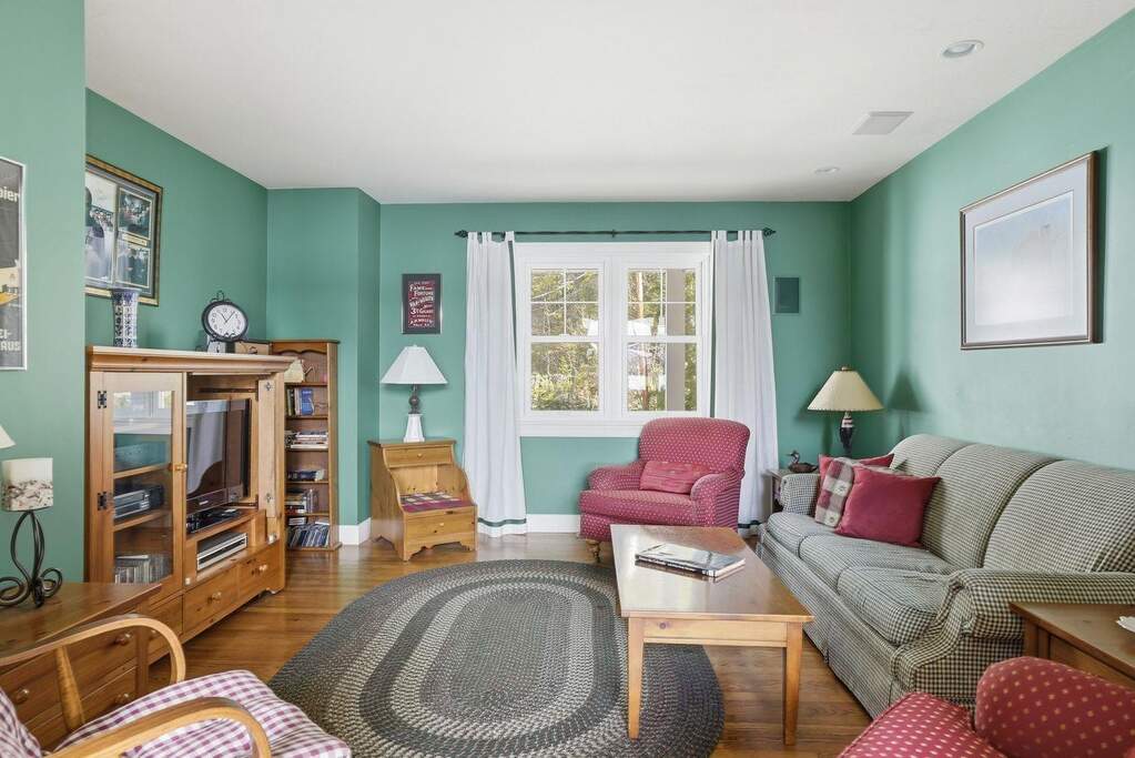 4 Bedroom Single Family Home/House's Image 12