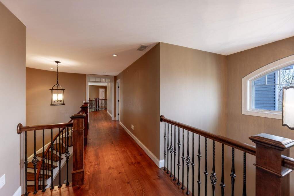 6 Bedroom Single Family Home/House's Image 29