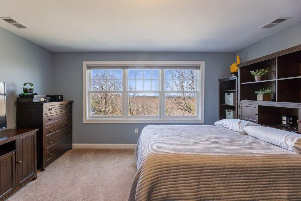 6 Bedroom Single Family Home/House's Image 33