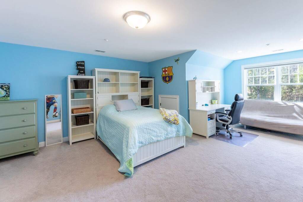 6 Bedroom Single Family Home/House's Image 35