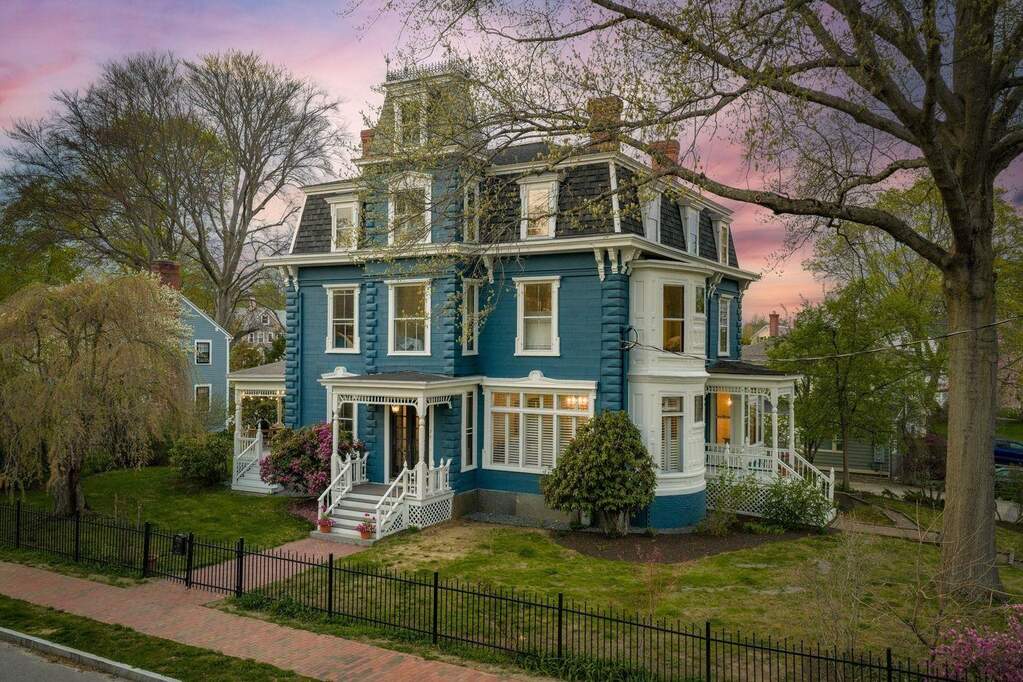 9 Bedroom Single Family Home/House's Image 36