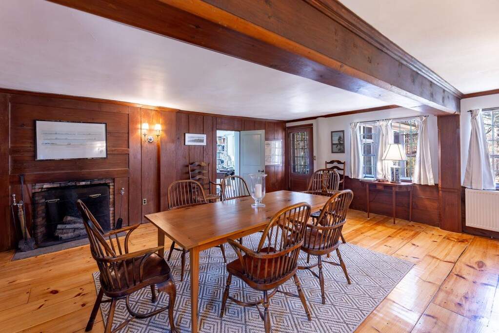 7 Bedroom Single Family Home/House's Image 10