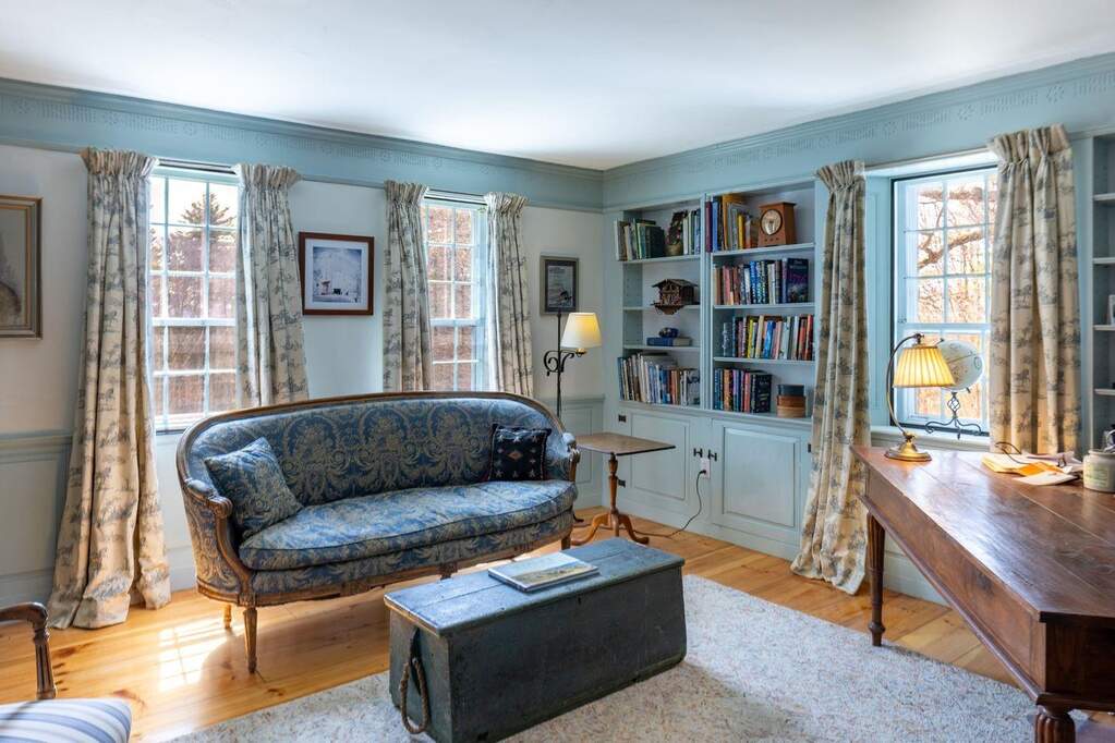 7 Bedroom Single Family Home/House's Image 11