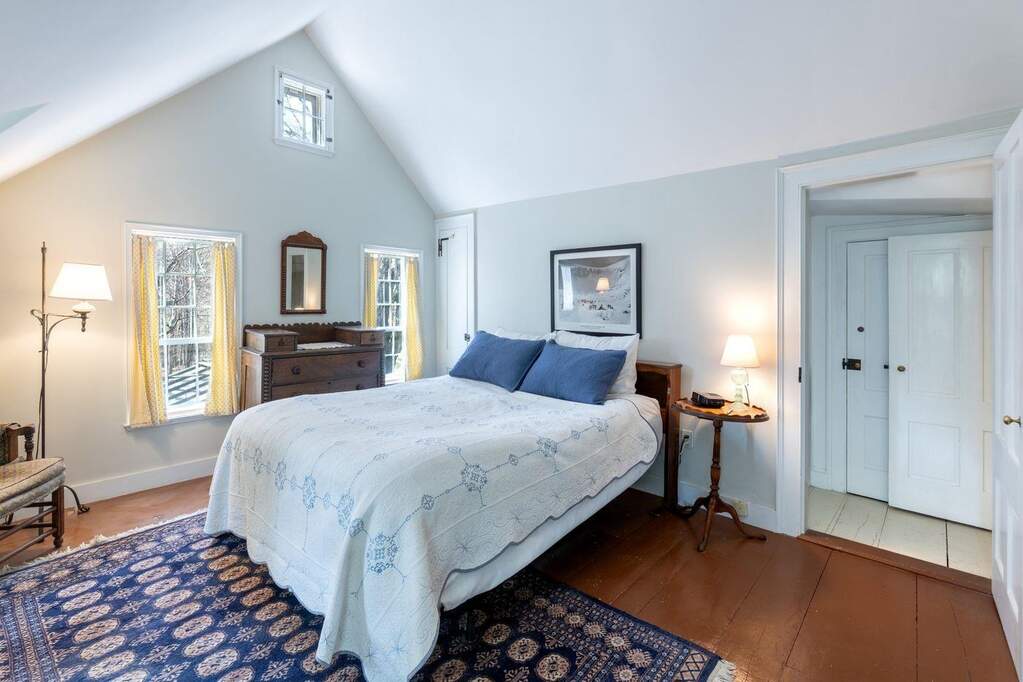 7 Bedroom Single Family Home/House's Image 25