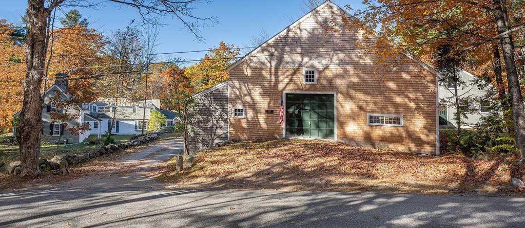 7 Bedroom Single Family Home/House's Image 42