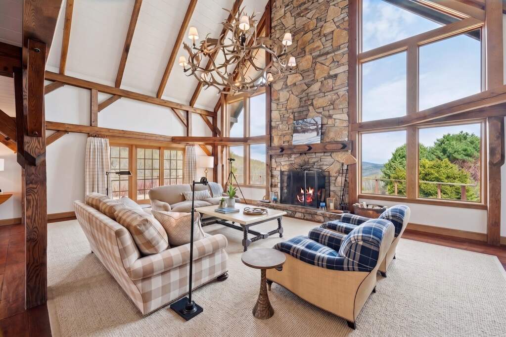 5 Bedroom Single Family Home/House's Image 10