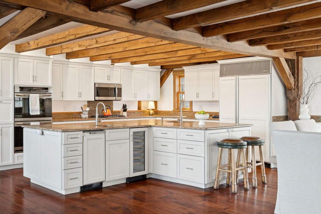 5 Bedroom Single Family Home/House's Image 12
