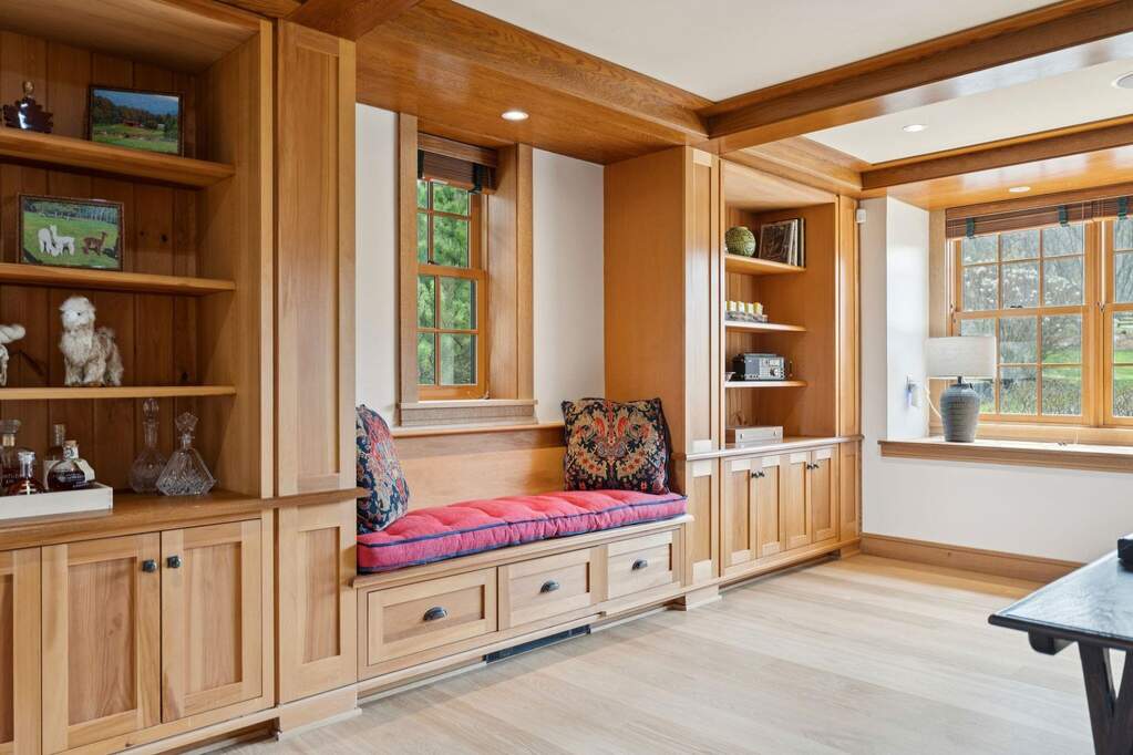 5 Bedroom Single Family Home/House's Image 16