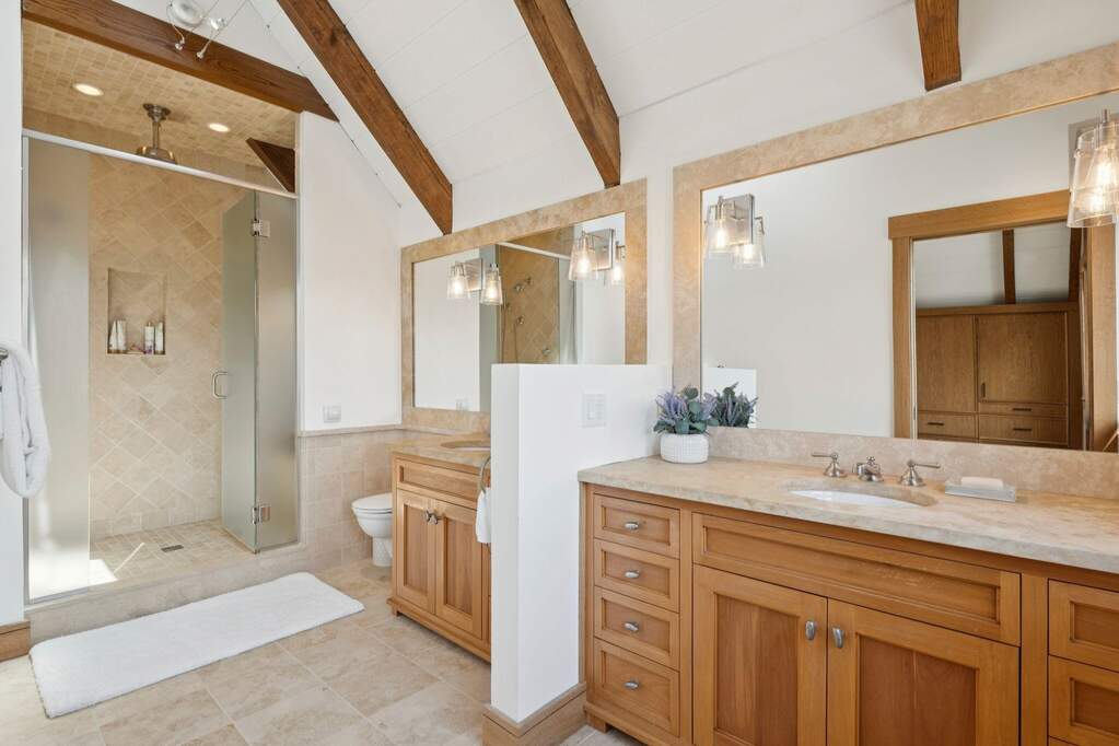 5 Bedroom Single Family Home/House's Image 21